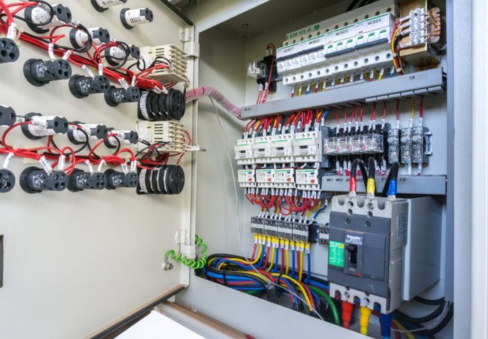 The Main Circuit Breaker For This Control Panel Doesn’t De-energize The Panel